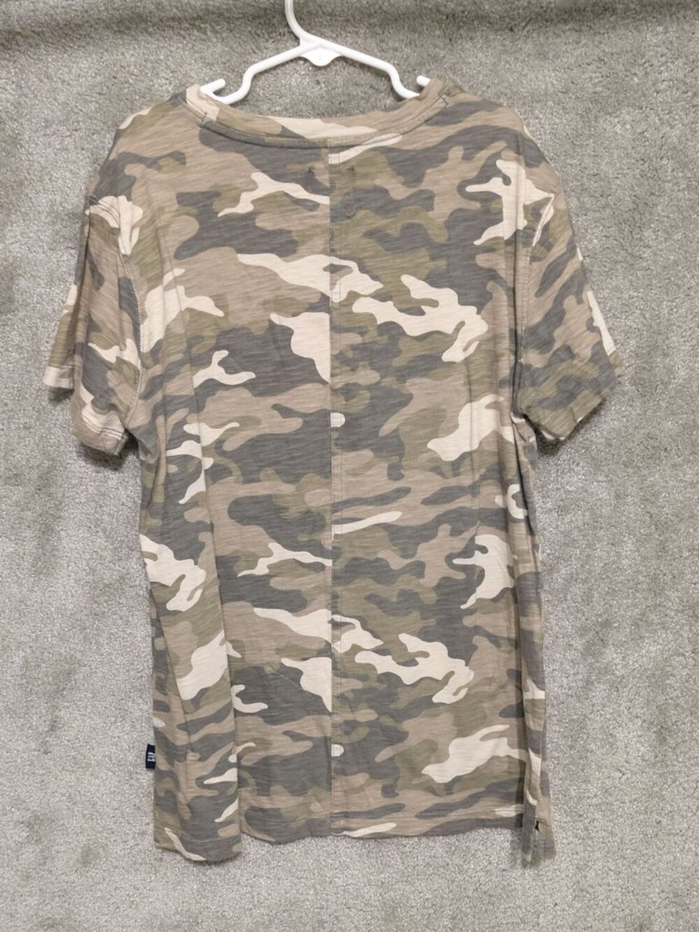 113 Gap Camo V Neck T Shirt Short Sleeve Women's XS